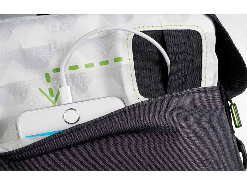 ZOOM® POWER STRETCH 11" TABLET BAG